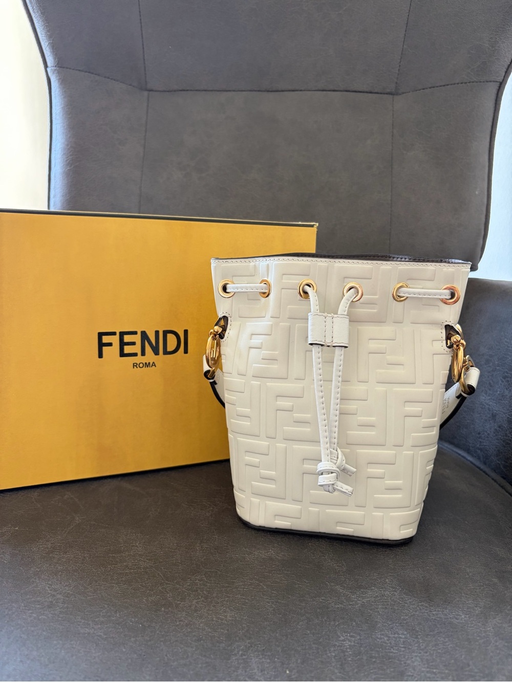 Fendi White Embossed Leather Drawstring Shoulder Bag with Gold Hardware